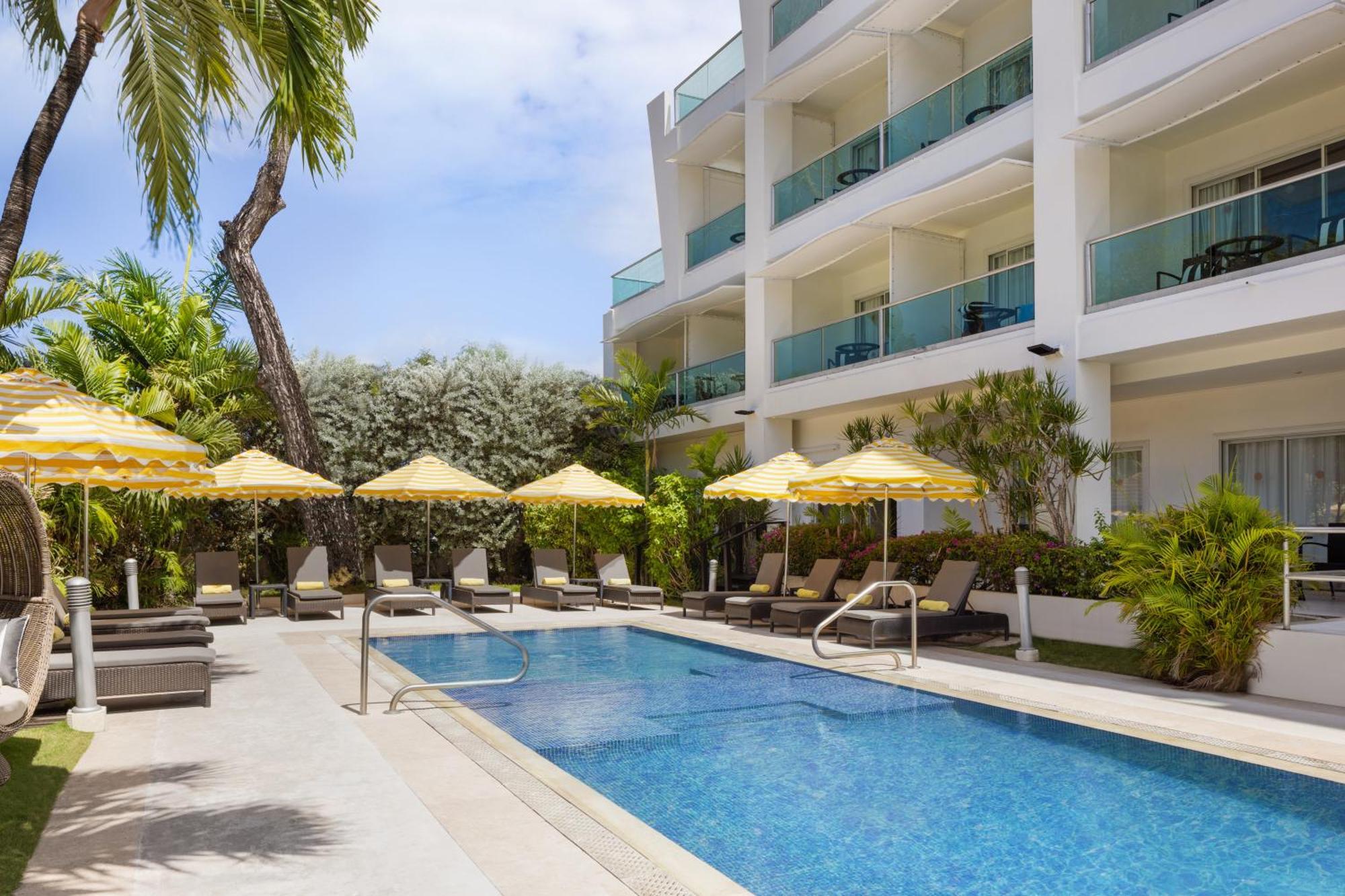The Rockley By Ocean Hotels - Breakfast Included บริดจ์ทาวน์ ภายนอก รูปภาพ