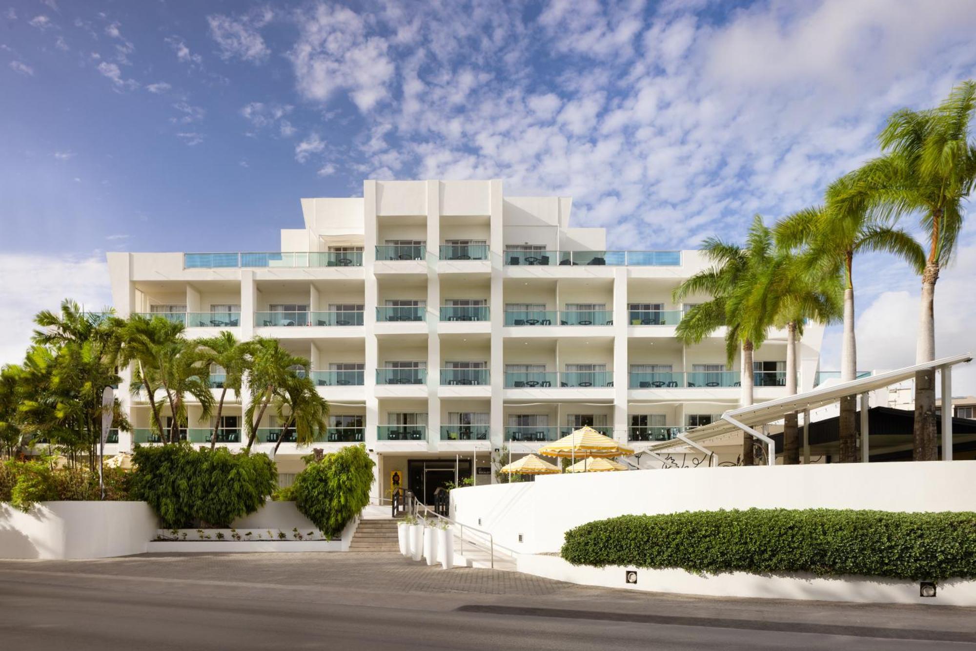 The Rockley By Ocean Hotels - Breakfast Included บริดจ์ทาวน์ ภายนอก รูปภาพ